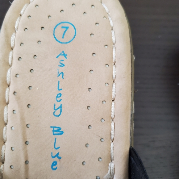 NEW Ashley Blue comfort t-strap slide on sandal - Picture 3 of 5